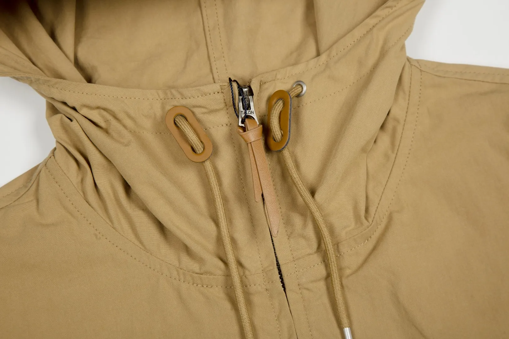 P290 White background picture [Popular item] Style number: 25109# (on sale all year round) Color: khaki/navy blue Size: S to XL - Ralph Lauren/Ralph Lauren Solid color logo embroidered cotton soft shell fabric hooded assault jacket - the face is the same as the original 32 high count plain weave super soft carbon grinding ✅ - Brand POLO three zippers Customized back collar webbing Dark and light two-color oil edge leather strips ✅ - Ralph Lauren/Ralph Lauren's classic men's and women's bomber zipper hooded jacket. It has an elegant and fashionable style with any wear. It has a retro and relaxed feel. The hood and zipper elements add to the casual casualness. The paper man effect on the upper body can be perfectly controlled whether it is sports style or casual style ✅